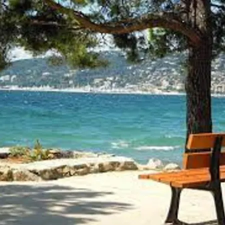 Flat With Hot Pool 胡安莱潘