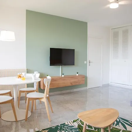 Flat With Hot Pool Appartement *