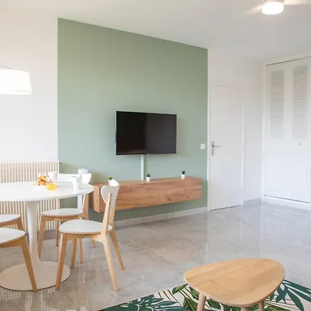 Flat With Hot Pool Appartamento *